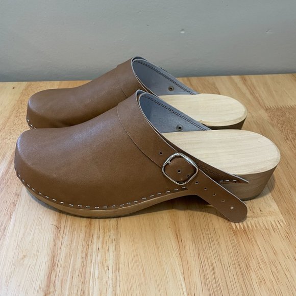 Clogs - Picture 3 of 7